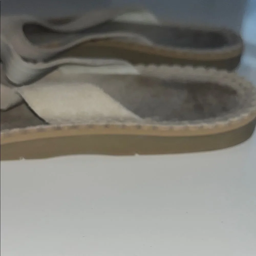 American Eagle Outfitters Women’s Leather Beige Sandals size 6.5 pre-Loved